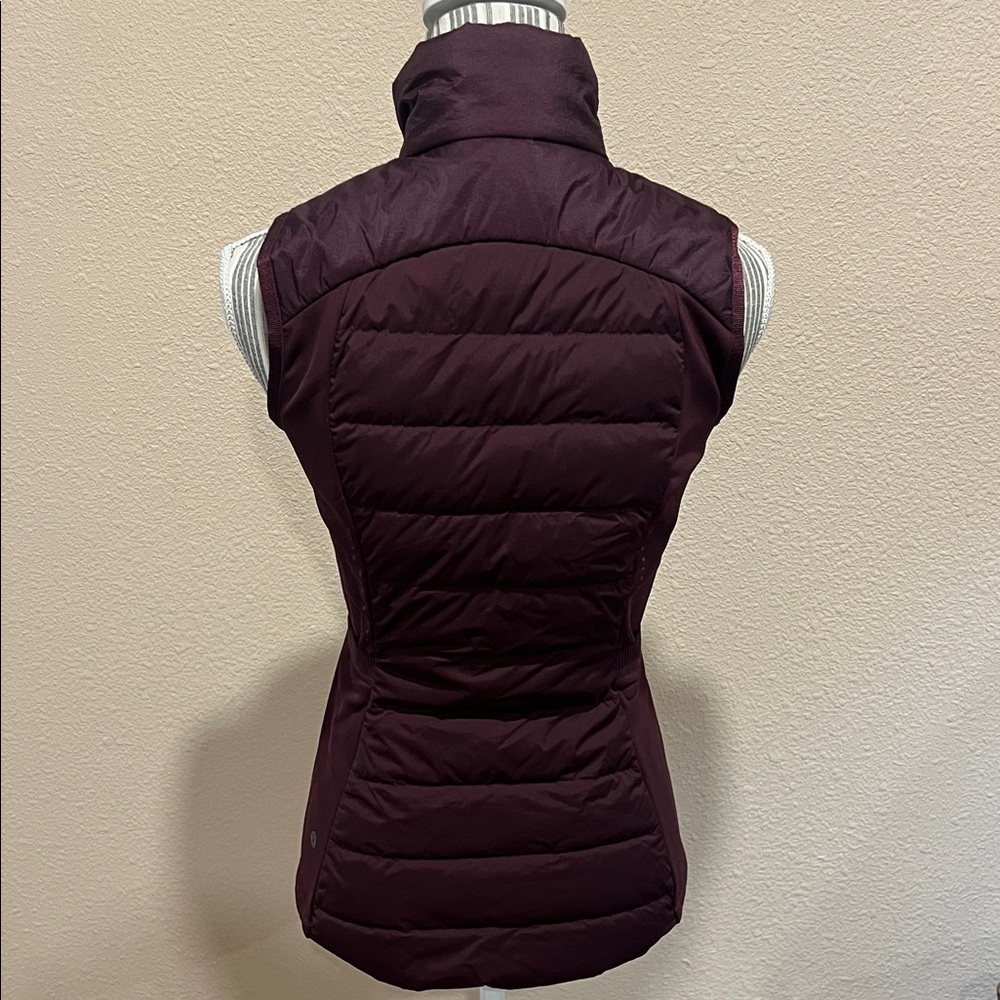 Lululemon Women's Burgundy Puffer Vest Size 4. EUC - Picture 2 of 2